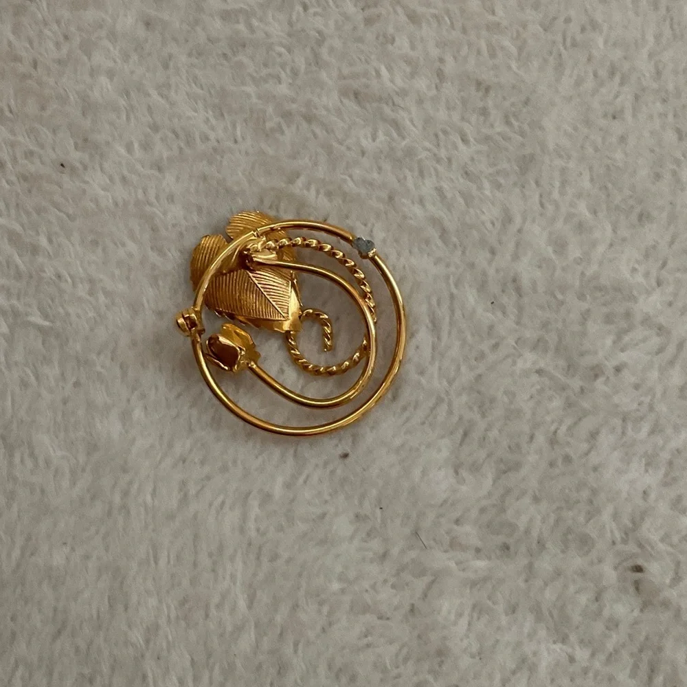 Vintage Gold Leaf Swirl Brooch